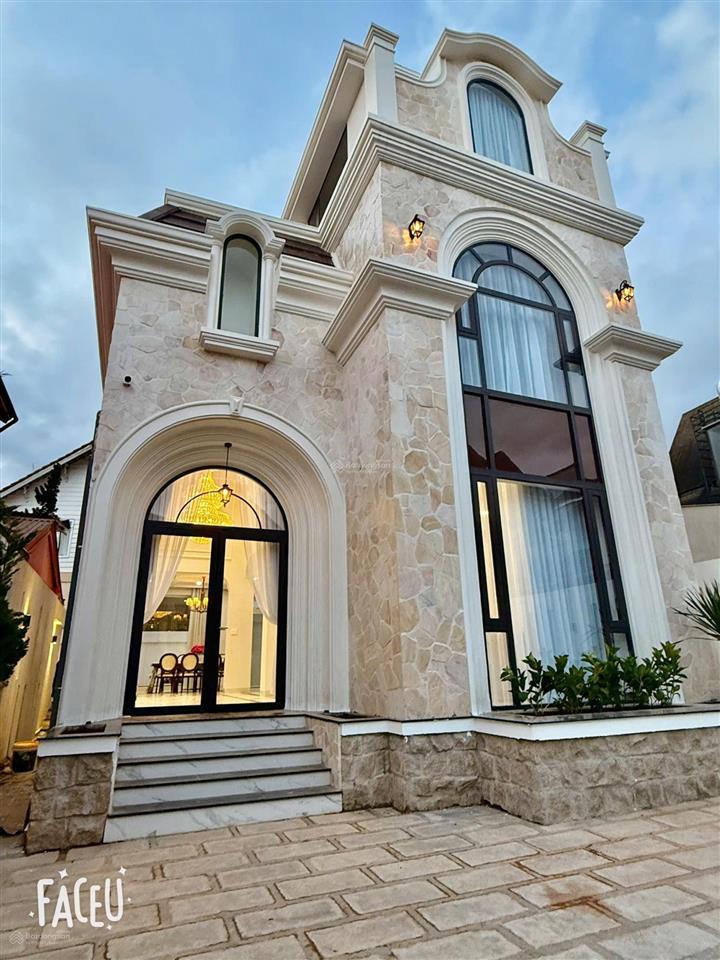 Bán villa châu âu có hồ bơi nam hồ đà lạt mới xây