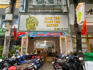 Nhượng mặt bằng nằm khu vực 4 trường học rất sầm uất, buôn bán đông đúc,  em ngay 0909 409 ***