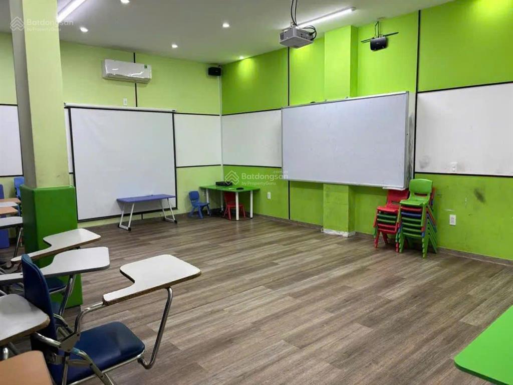 Bán nhà 4 tầng phan đăng lưu ngang 7,5m giá sập hầm