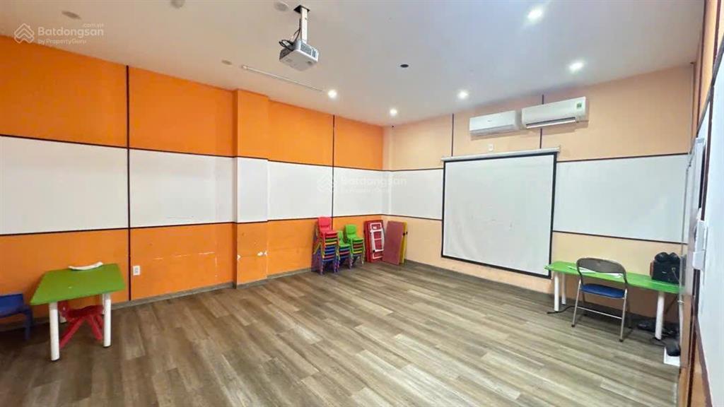 Bán nhà 4 tầng phan đăng lưu ngang 7,5m giá sập hầm