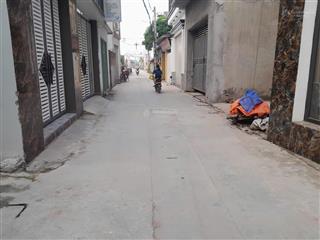 Chính chủ cần bán gấp nhà 4 tầng, gần ngay đại lộ thăng long, hoài đức