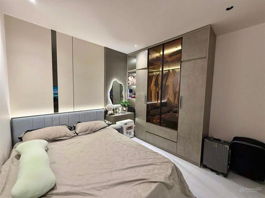 Bán căn hộ 2 phòng ngủ  full nội thất  phố chùa láng  tt đống đa  về ở luôn đón tết  sổ đỏ đẹp