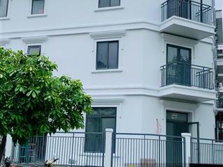 Cho thuê nhà mới view hồ lakeview city quận 2, diện tích 8x20m, có nội thất giá 45tr