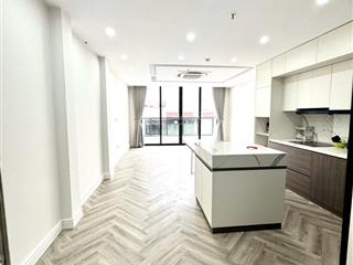 Anh đồng nghiệp nhờ bán hộ căn 8 tầng toà vp phố nguyễn thị định ô tô tránh.