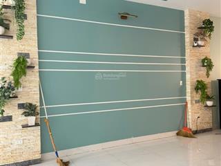 12 triệu  nhà đẹp 3 tầng 4 phòng (5x20m = 100m2) đường 16m trục chính kdc centana điền phúc thành