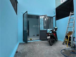 5.8 triệu/tháng nhà 2 phòng ngủ đường xe hơi ngay ngã 3 long thuận  nguyễn xiển, cách vinhome 2km