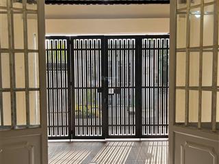 3.35 tỷ  kẹt tiền bán nhanh căn nhà 52m2 thổ cư,sổ riêng, đường xe hơi thông thoáng p.long trường