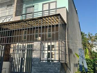 6 triệu/tháng  nhà nguyên căn 1 trệt 1 lầu 3 phòng ngủ 2wc đường xe hơi p.long trường