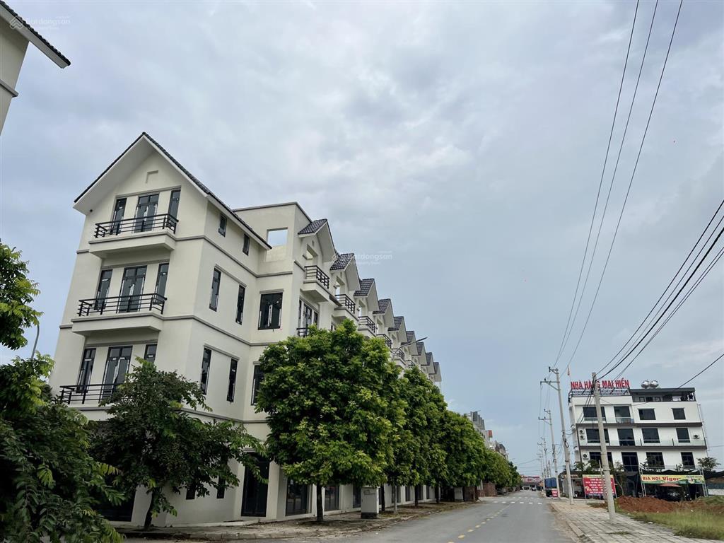 Ban lô đất đối diện trung tâm thương mại đang xây dựng trong khu đô thị hưng hoá giá chỉ 2xtr/m2