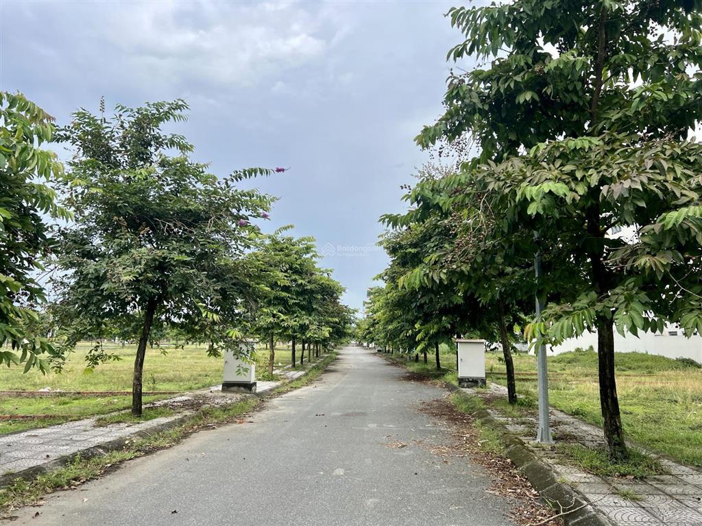 Ban lô đất đối diện trung tâm thương mại đang xây dựng trong khu đô thị hưng hoá giá chỉ 2xtr/m2