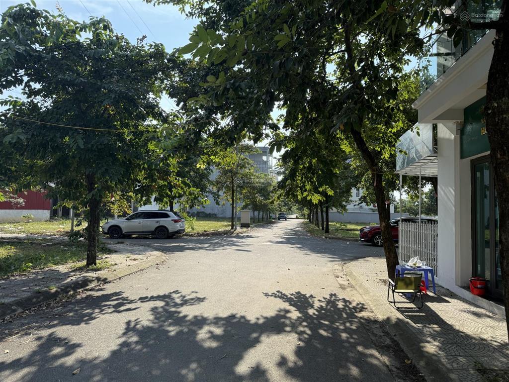 Ban lô đất đối diện trung tâm thương mại đang xây dựng trong khu đô thị hưng hoá giá chỉ 2xtr/m2