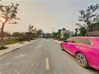 Chính chủ cần bán lô 10m trục chính lai sơn, đồng tâm 200m2 mặt tiền 10m giá 10tr/m2.  0374 313 ***