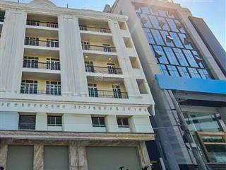 Cho thuê nhà mặt tiền ngay bến ninh kiều. ngang 9m, dài 20 mét. 6 tầng