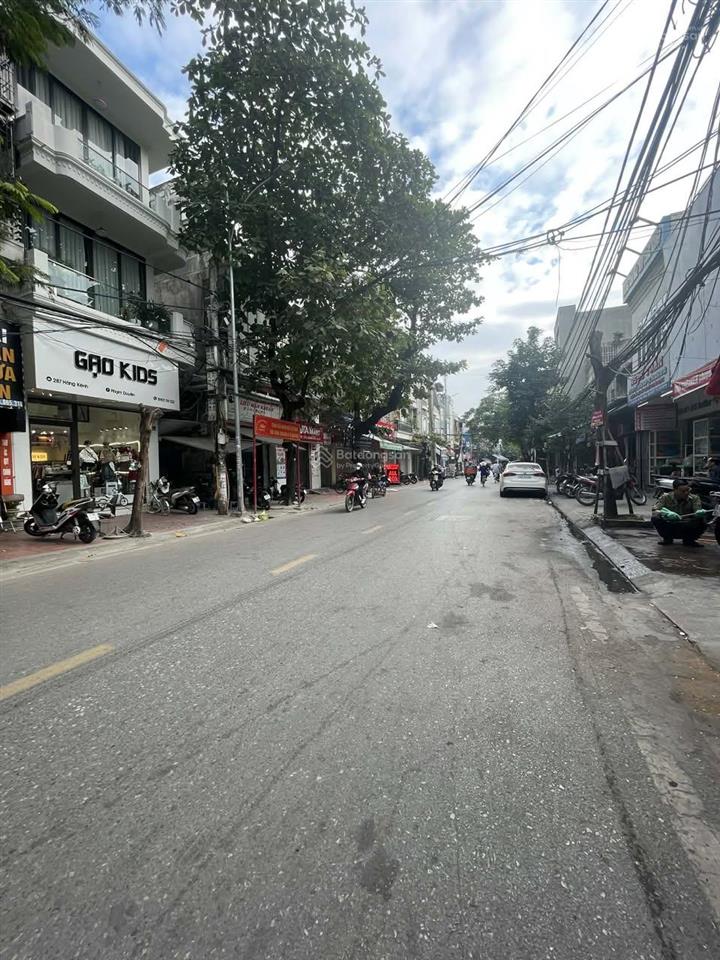 Bán nhà mặt đường hàng kênh, dt 64m2 mặt tiền 3,9m giá bán 9,5 tỷ