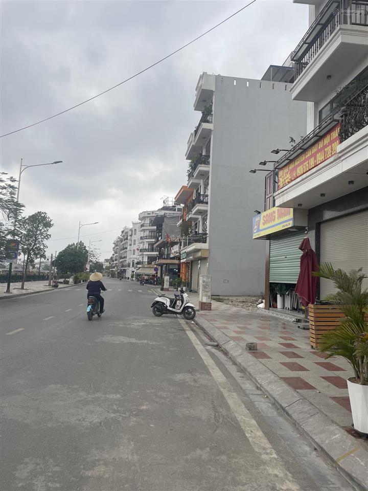 Chuyển nhượng lô đất 47m2 mặt đường thế lữ, giá chỉ 9,4 tỷ