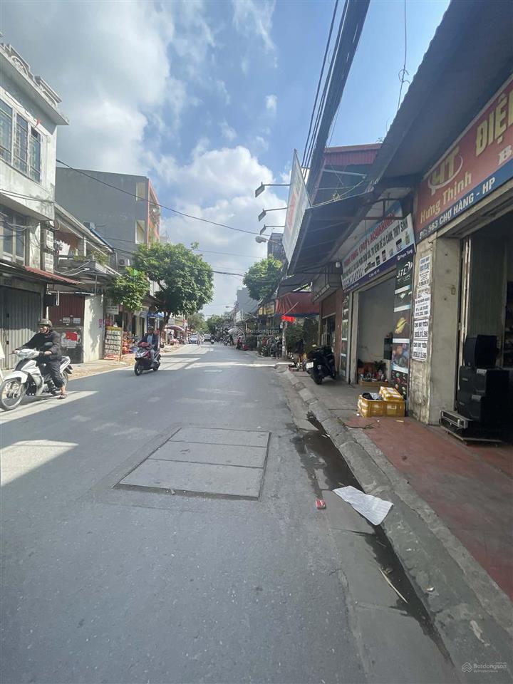 Bán nhà mặt tiền rộng 4,8m mặt đường chợ hàng, vị trí đẹp trung tâm chợ