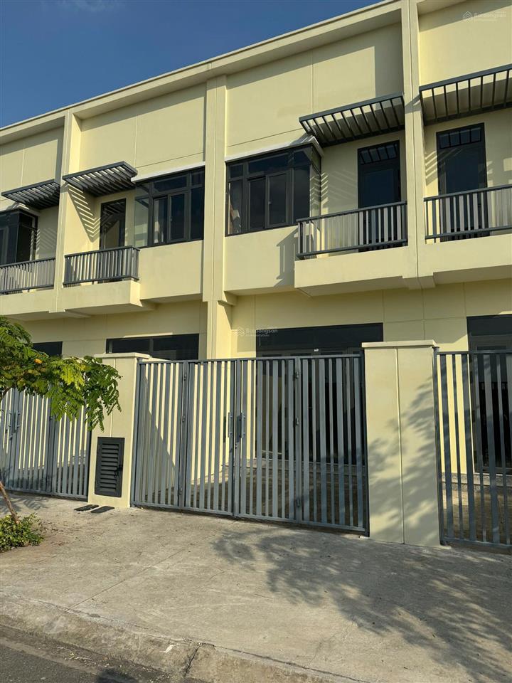 Chính chủ gửi bán gấp căn 1 trệt 1 lầu giá 1tỷ7 trong kcn phước đông  sổ riêng lâu dài
