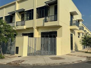 Chính chủ gửi bán gấp căn 1 trệt 1 lầu giá 1tỷ7 trong kcn phước đông  sổ riêng lâu dài