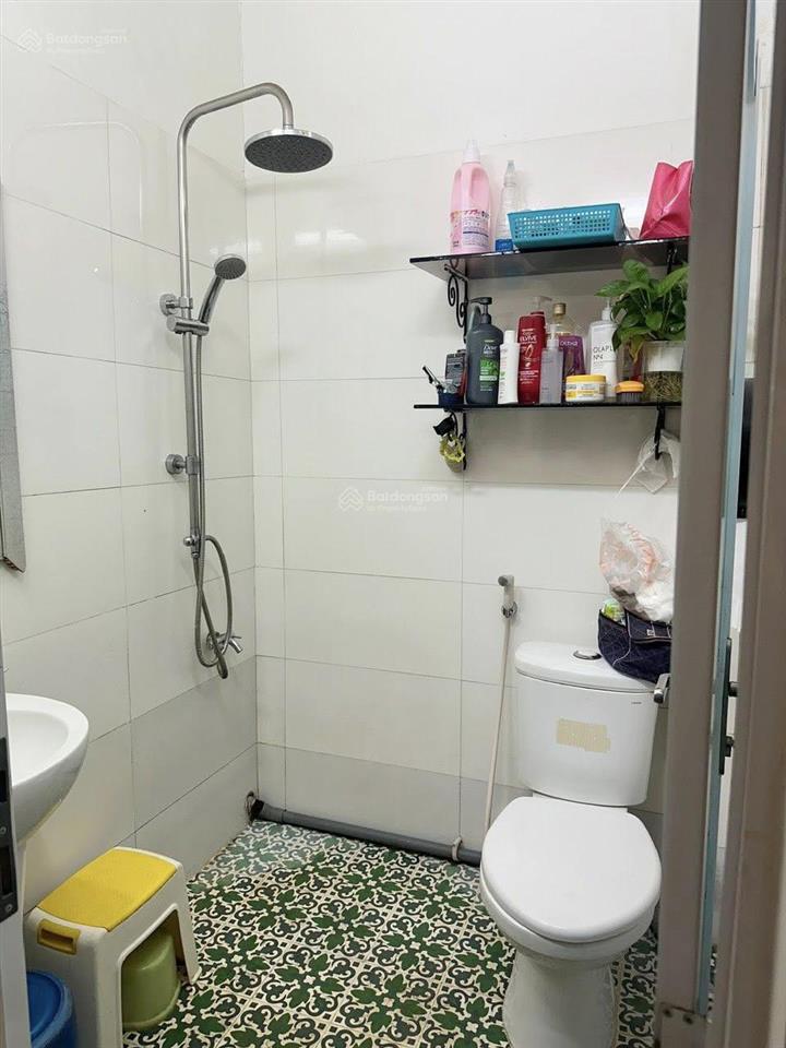 Bán nhà 1t2l ngay sát mặt tiền võ thị sáu q1 dt 7.4x15m đối diện công viên lê văn tám
