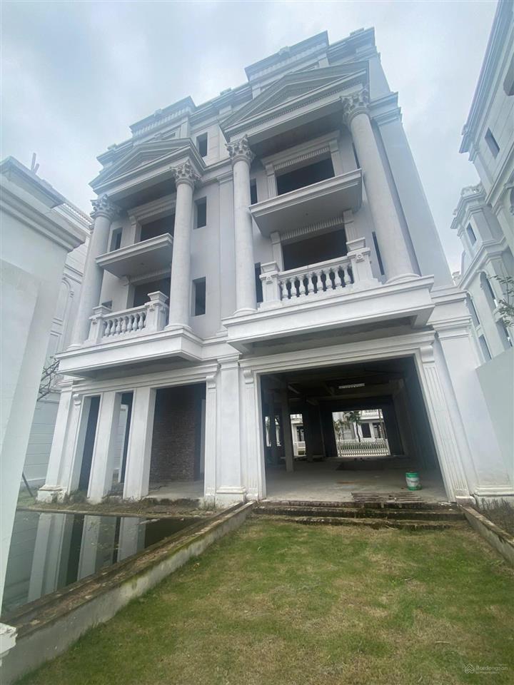 Bán biệt thự tại dự án long biên golf villas, diện tích 400 m2, view sân golf, giá tốt