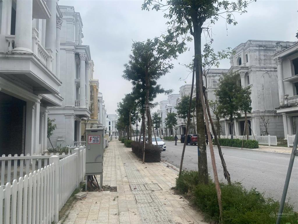 Bán biệt thự tại dự án long biên golf villas, diện tích 400 m2, view sân golf, giá tốt