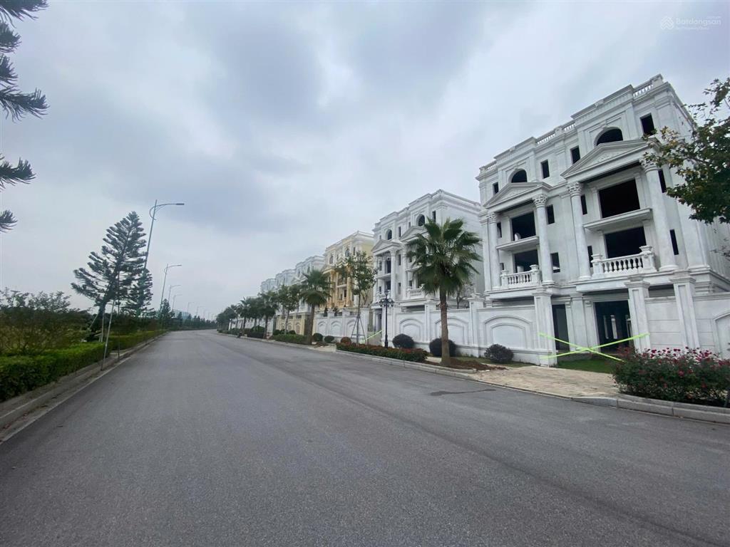 Bán biệt thự tại dự án long biên golf villas, diện tích 400 m2, view sân golf, giá tốt
