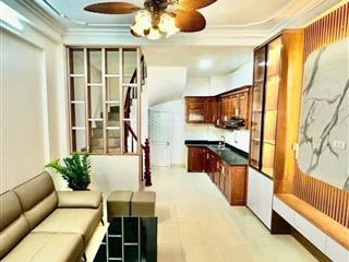 Bán nhà 5.5 tỷ, dt sổ 30m2, mt 3.9m, 5 tầng, 3 ngủ full nội thất, gần sân bóng mậu lương, hà đông