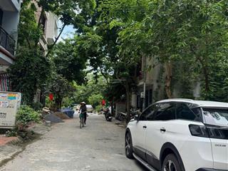 Bán nhà liền kề 12.8 tỷ, dt 50m2, mt 4.2m, nhà cấp 4, dịch vụ dọc bún, kđt văn khê, hà đông