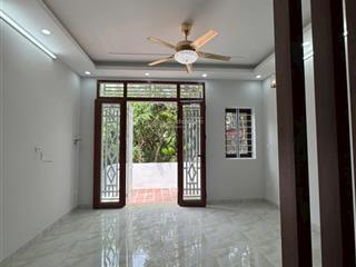 Bán nhà phụng châu 30m2 4 tầng giá 2.75 tỷ. nhà mới gần trường cấp 1 phụng châu
