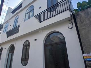 Bán căn 31.5m2 2.5 tầng có 2pn tại phường chương mỹ ngõ ô tô taxi 2.75 tỷ