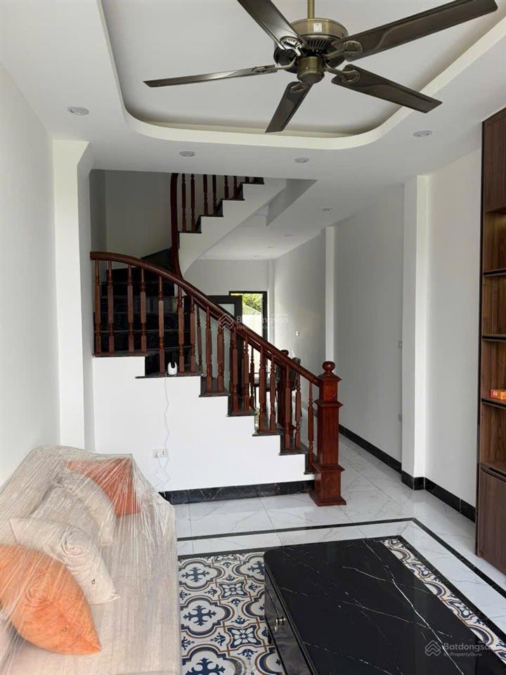 Bán căn 42m 3 tầng full nội thất đường ô tô tránh nhau giá 3,78 tỷ tại p, chương mỹ