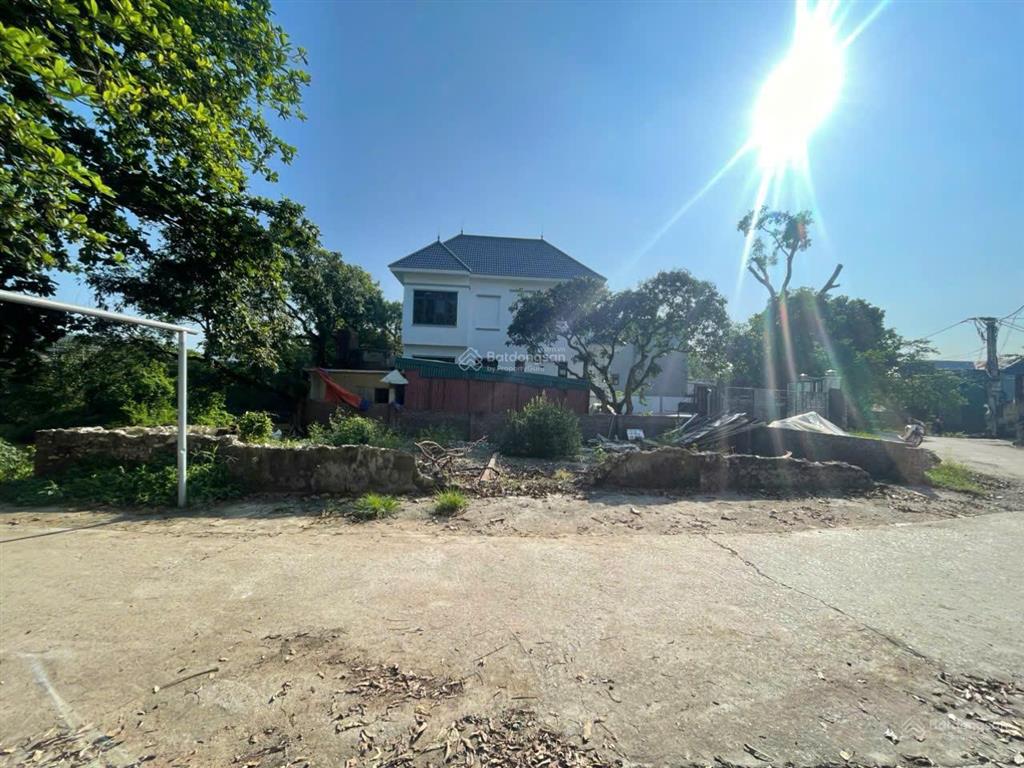 Bán lô đất lô góc 40m phụng châu, chương mỹ gần 3 trường đại học giá 2,59 tỷ ô tô tránh nhau