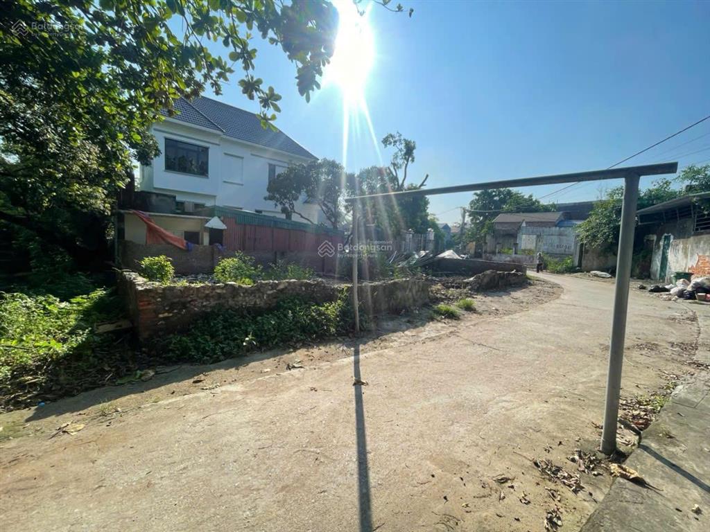 Bán lô đất lô góc 40m phụng châu, chương mỹ gần 3 trường đại học giá 2,59 tỷ ô tô tránh nhau