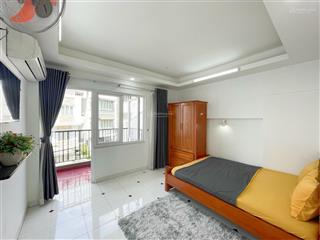 Căn hộ 1pn riêng biệt + ban công + máy giặt riêng gần sân bay