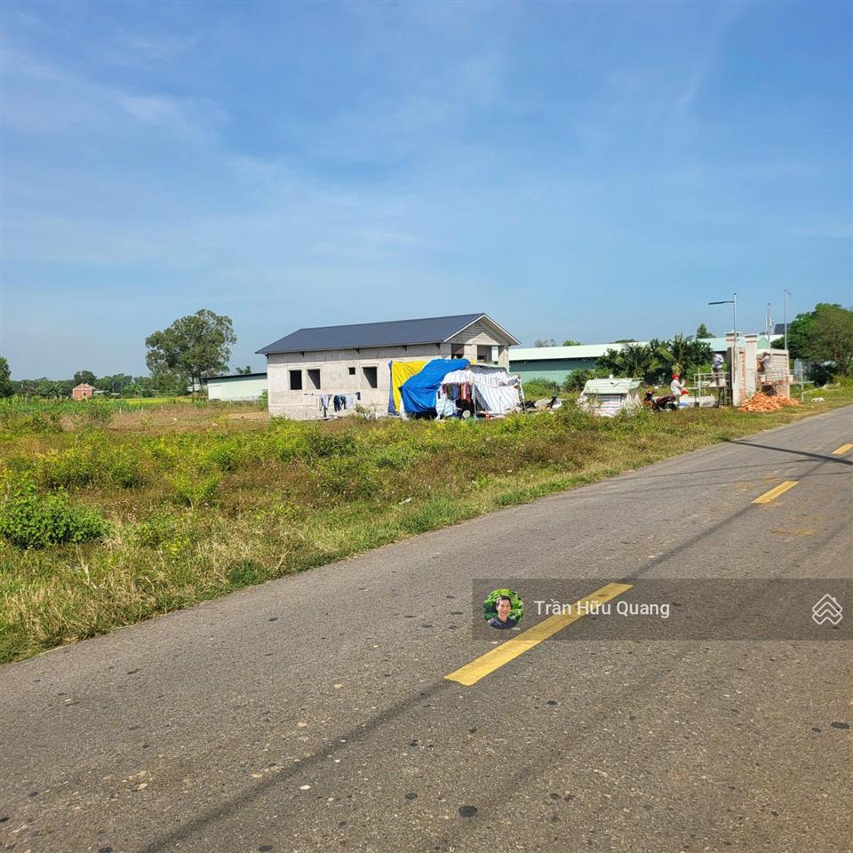 Bán đất đường nguyễn huệ lô góc 2 mặt tiền 637m2 15m x 38m gần biển phước hải