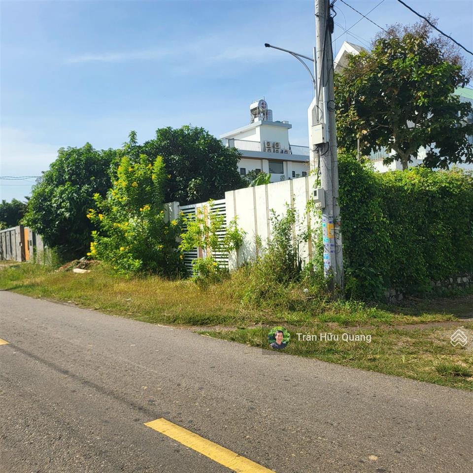 Bán đất đường nguyễn huệ lô góc 2 mặt tiền 637m2 15m x 38m gần biển phước hải