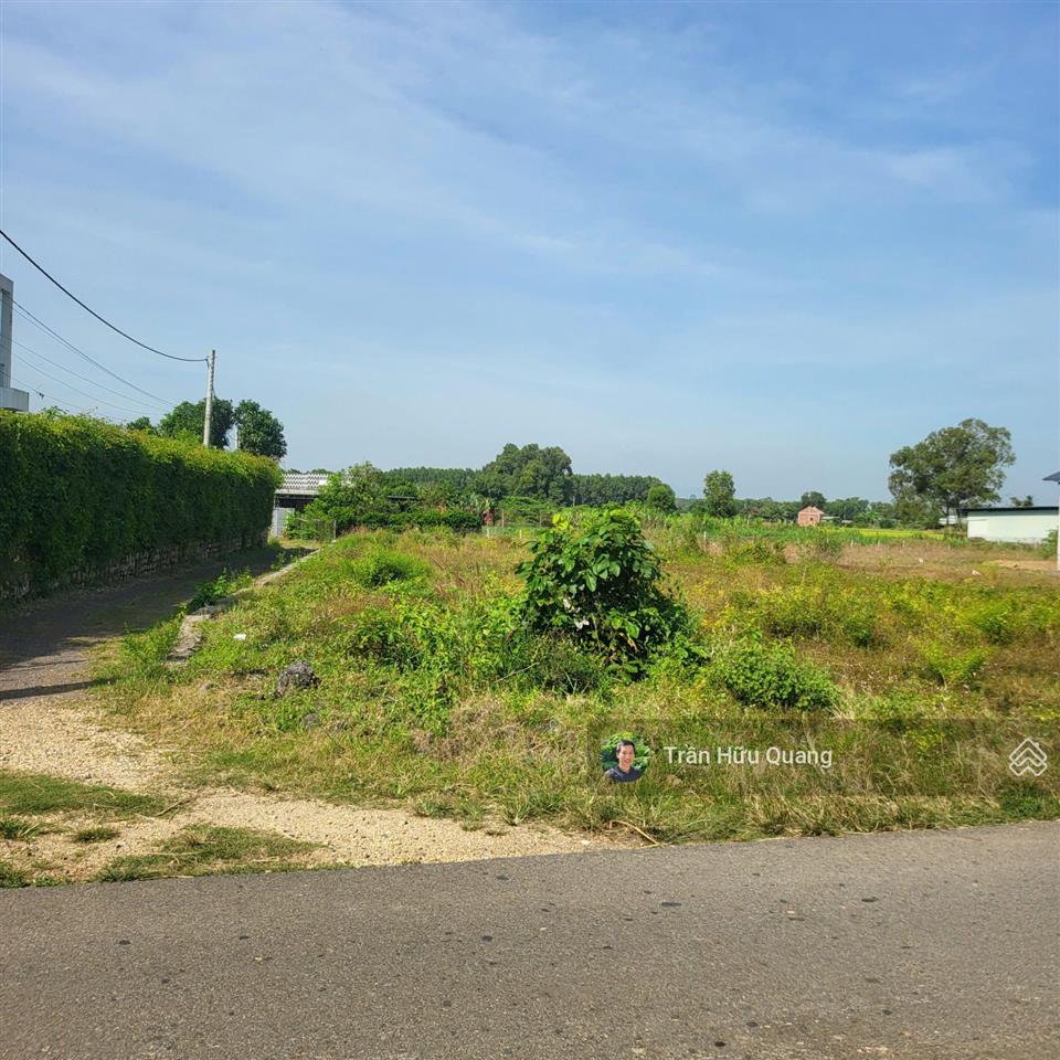 Bán đất đường nguyễn huệ lô góc 2 mặt tiền 637m2 15m x 38m gần biển phước hải