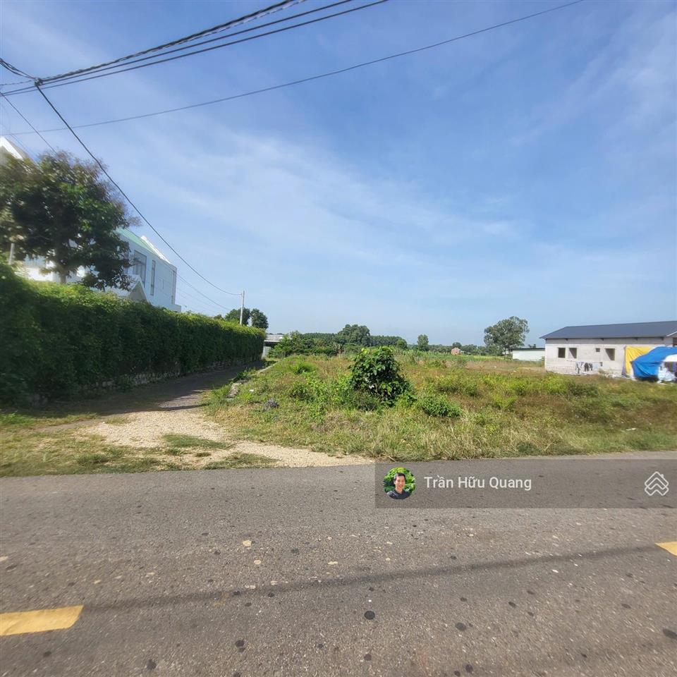 Bán đất đường nguyễn huệ lô góc 2 mặt tiền 637m2 15m x 38m gần biển phước hải