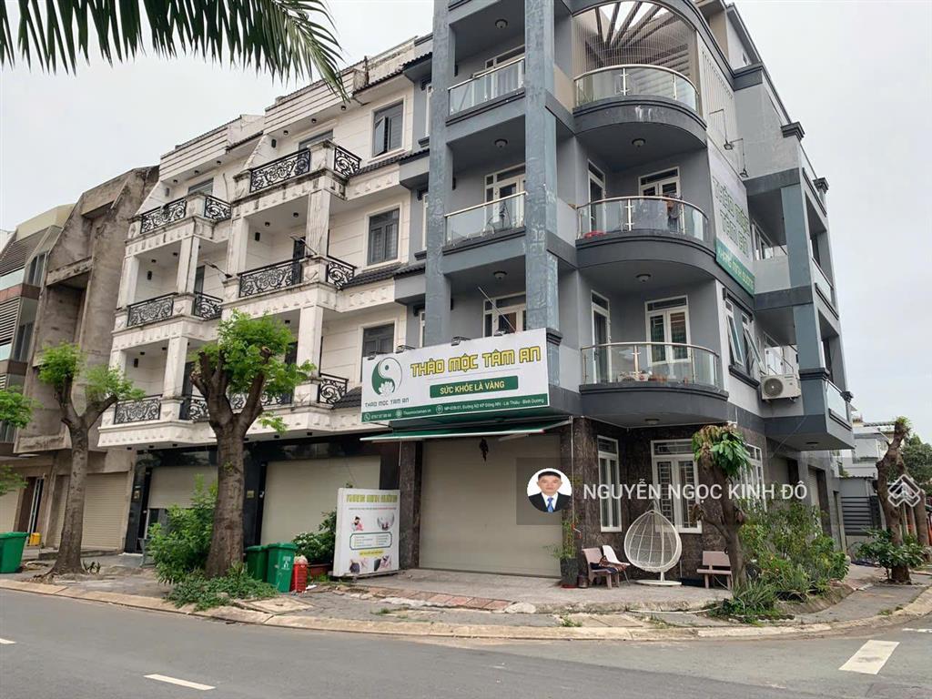 Cuối năm cần vốn kd bán gấp lô đất the seasons giá 5 tỷ. dt 5x20, sổ sẵn.  0386 602 ***