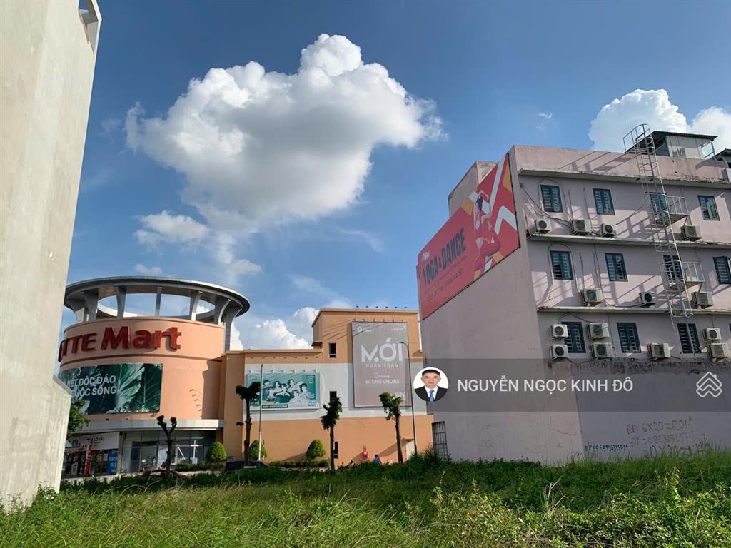 Cuối năm cần vốn kd bán gấp lô đất the seasons giá 5 tỷ. dt 5x20, sổ sẵn.  0386 602 ***