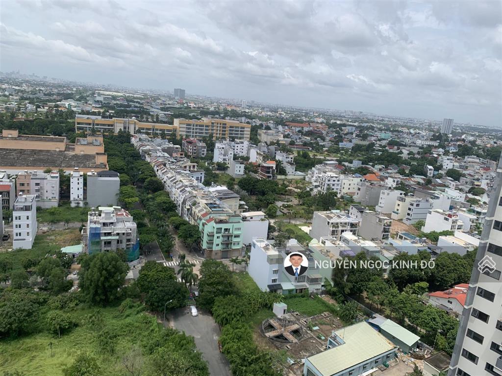 Cuối năm cần vốn kd bán gấp lô đất the seasons giá 5 tỷ. dt 5x20, sổ sẵn.  0386 602 ***