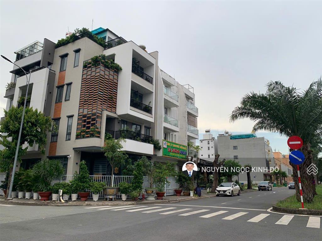 Cuối năm cần vốn kd bán gấp lô đất the seasons giá 5 tỷ. dt 5x20, sổ sẵn.  0386 602 ***