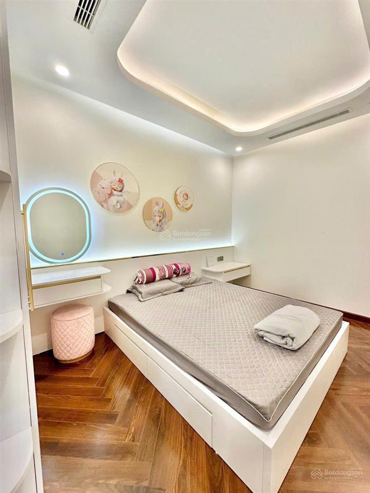 Bán cắt lỗ căn hộ 2 ngủ 2 wc full nội thất tại diamond crown view hồ cực hiếm (sổ đỏ chính chủ)