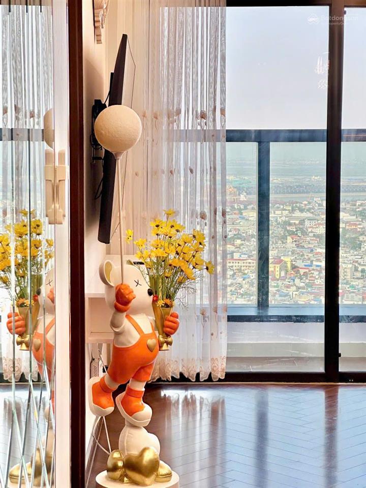 Bán cắt lỗ căn hộ 2 ngủ 2 wc full nội thất tại diamond crown view hồ cực hiếm (sổ đỏ chính chủ)