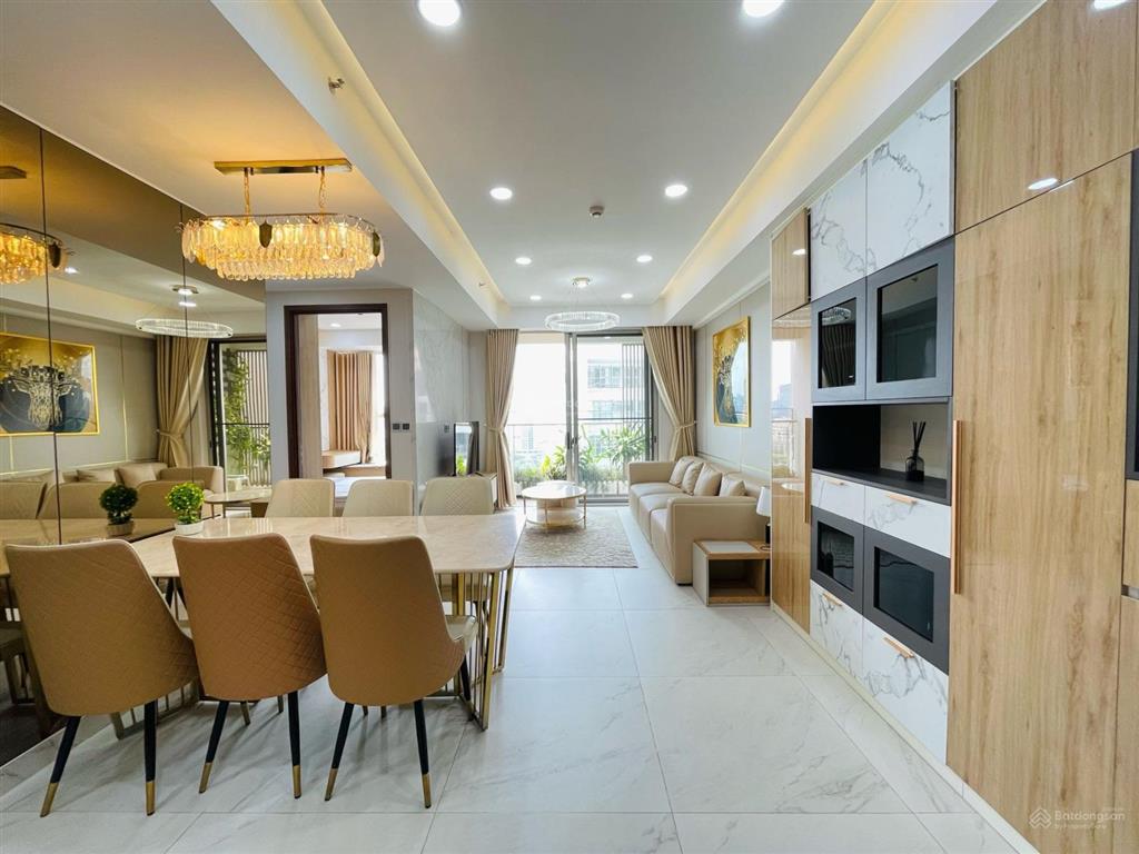 Căn góc, tầng cao, view đẹp, ô xe định danh, nội thất tuyệt vời tại midtown pmh, dt 80 m2, 2 pn