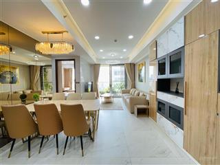 Căn góc, tầng cao, view đẹp, ô xe định danh, nội thất tuyệt vời tại midtown pmh, dt 80 m2, 2 pn