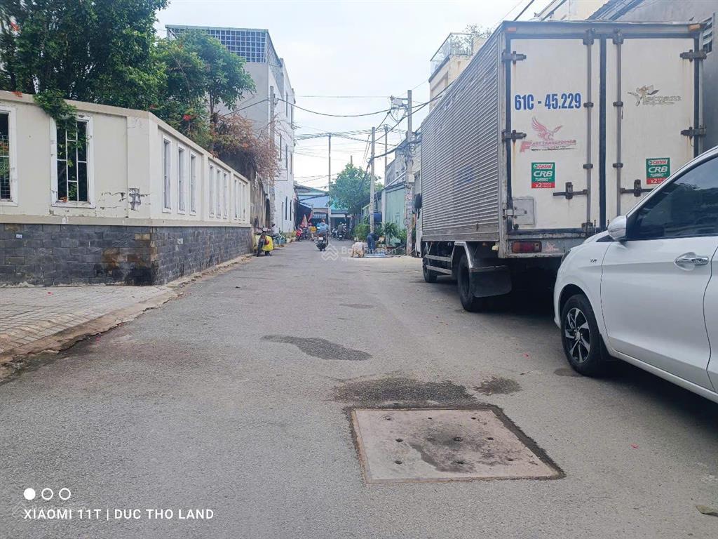 Bán nhanh dãy nhà trọ 303m2, 12p, tn 300tr/năm, giá tốt như giá đất, hxh 8m hà huy giáp, quận 12
