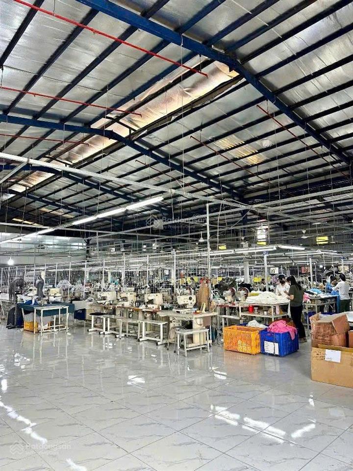 Giảm sốc 5tỷ bán gấp nhà xưởng 1400m2 mặt tiền đường xe công tô ngọc vân, chỉ còn nhỉnh 46tr/m2