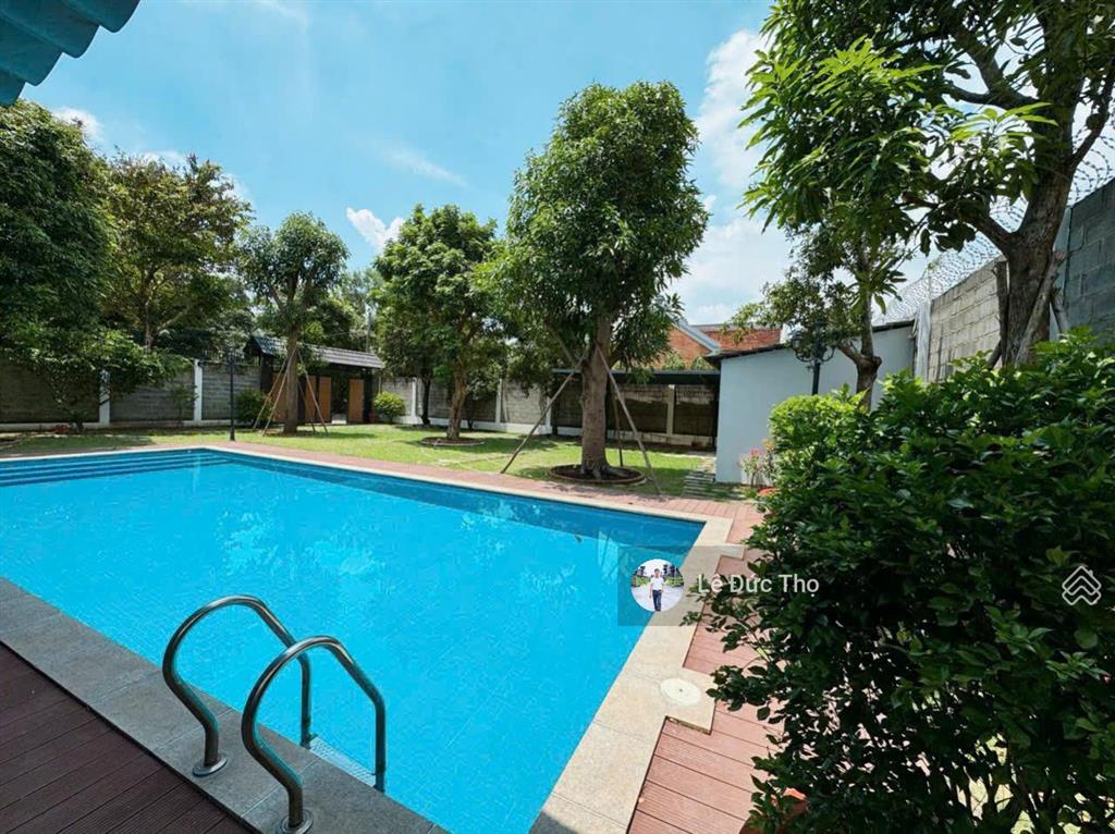 Gấp! bán siêu biệt thự 900m2 sân vườn, hồ bơi, mặt tiền 36m đường xe hơi bùi công trừng, hóc môn