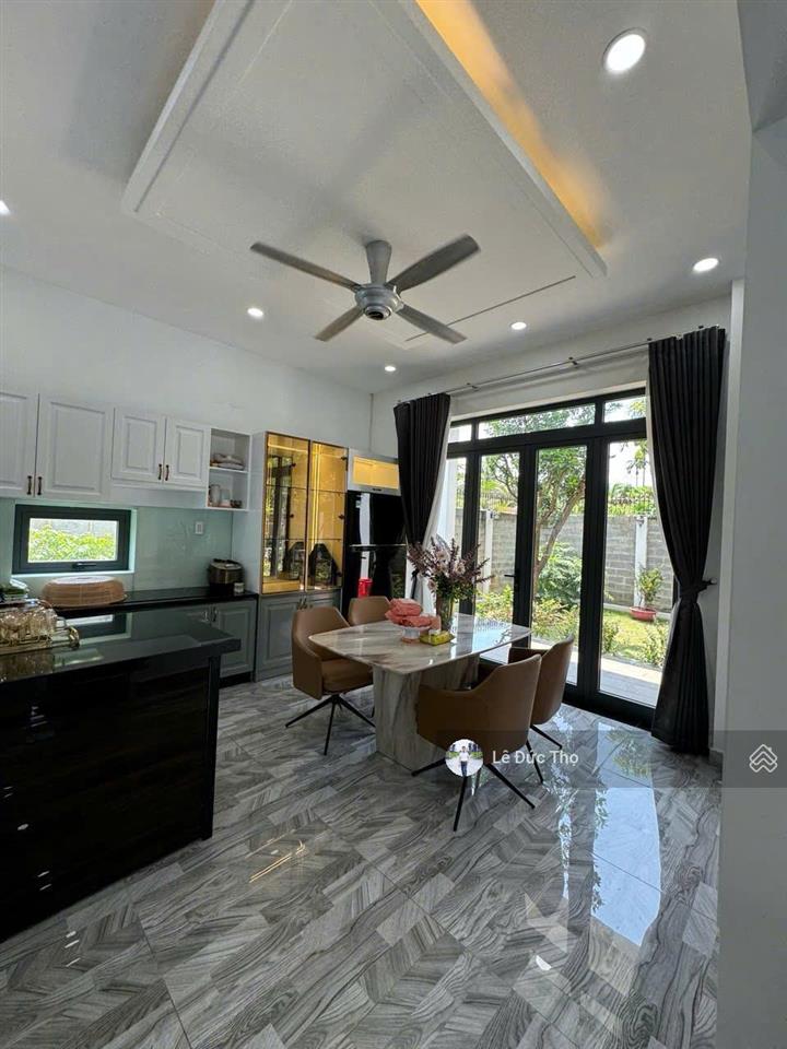 Gấp! bán siêu biệt thự 900m2 sân vườn, hồ bơi, mặt tiền 36m đường xe hơi bùi công trừng, hóc môn